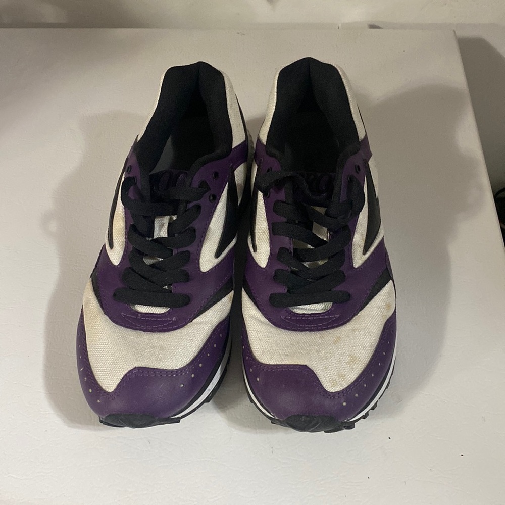 brooks running shoes
